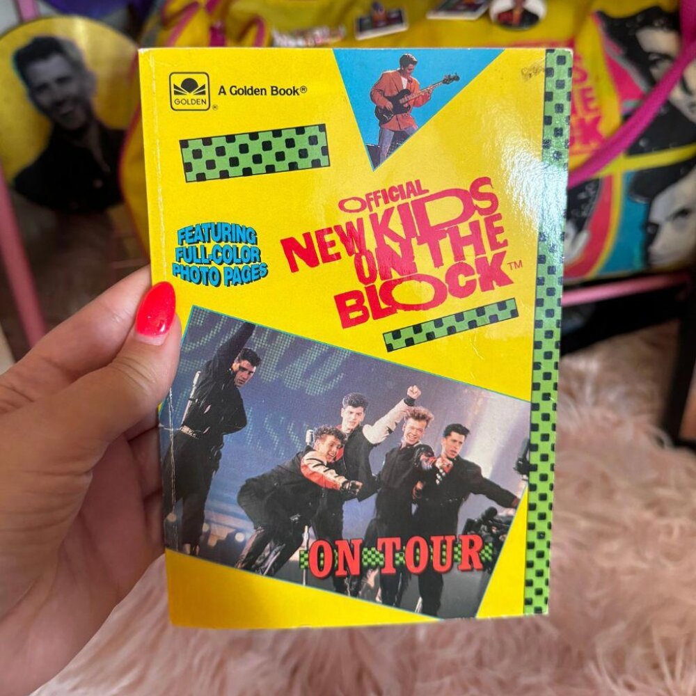 NEW KIDS‎ ON THE BLOCK TOUR BOOK